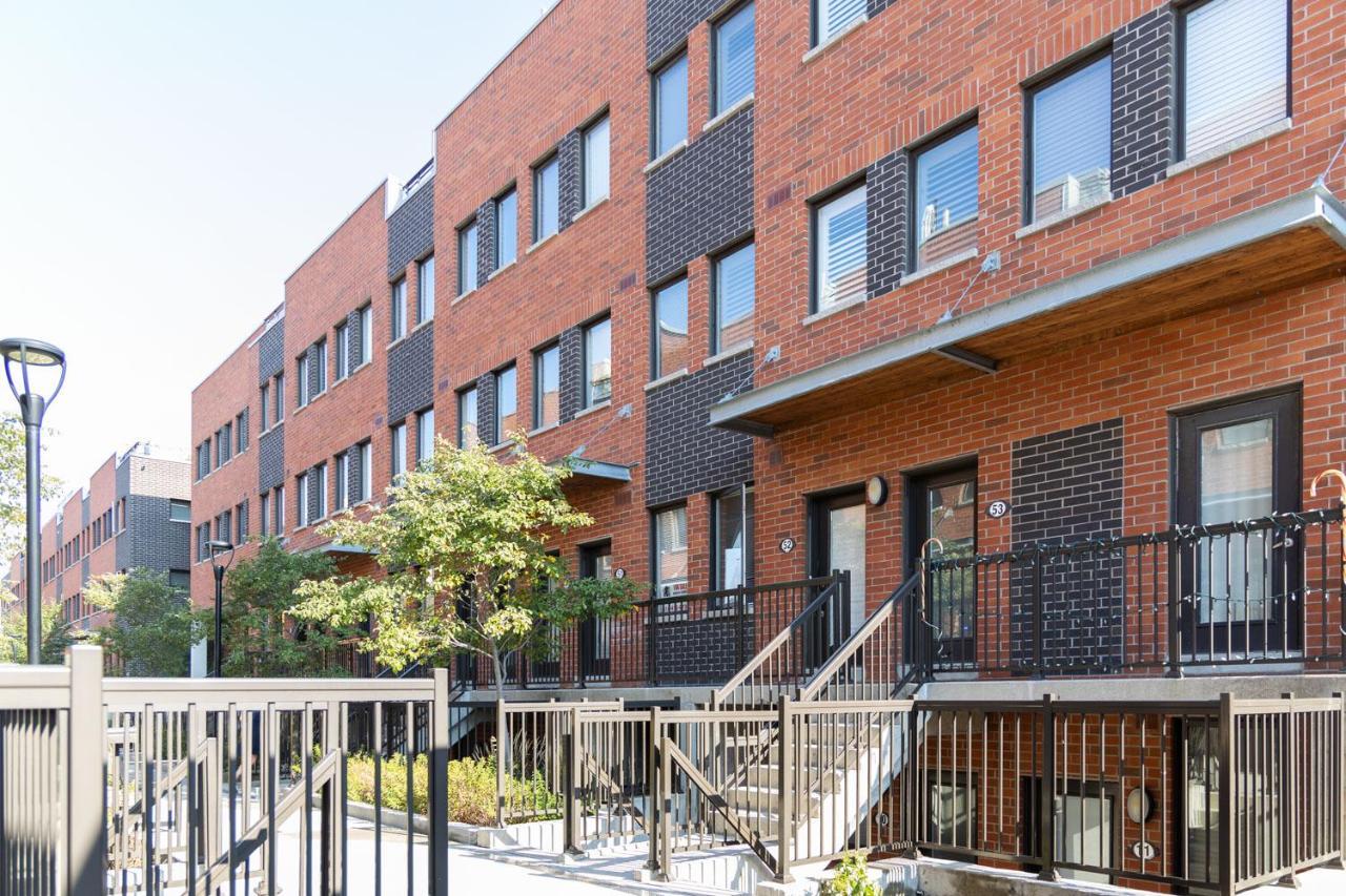 Apartamento Beautiful Townhouse Near Yorkdale Mall, Wilson Subway Toronto Exterior foto