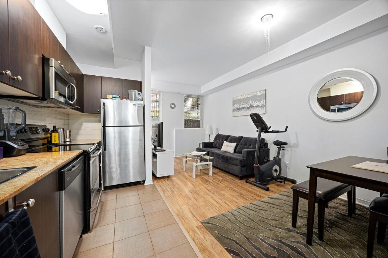 Apartamento Beautiful Townhouse Near Yorkdale Mall, Wilson Subway Toronto Exterior foto