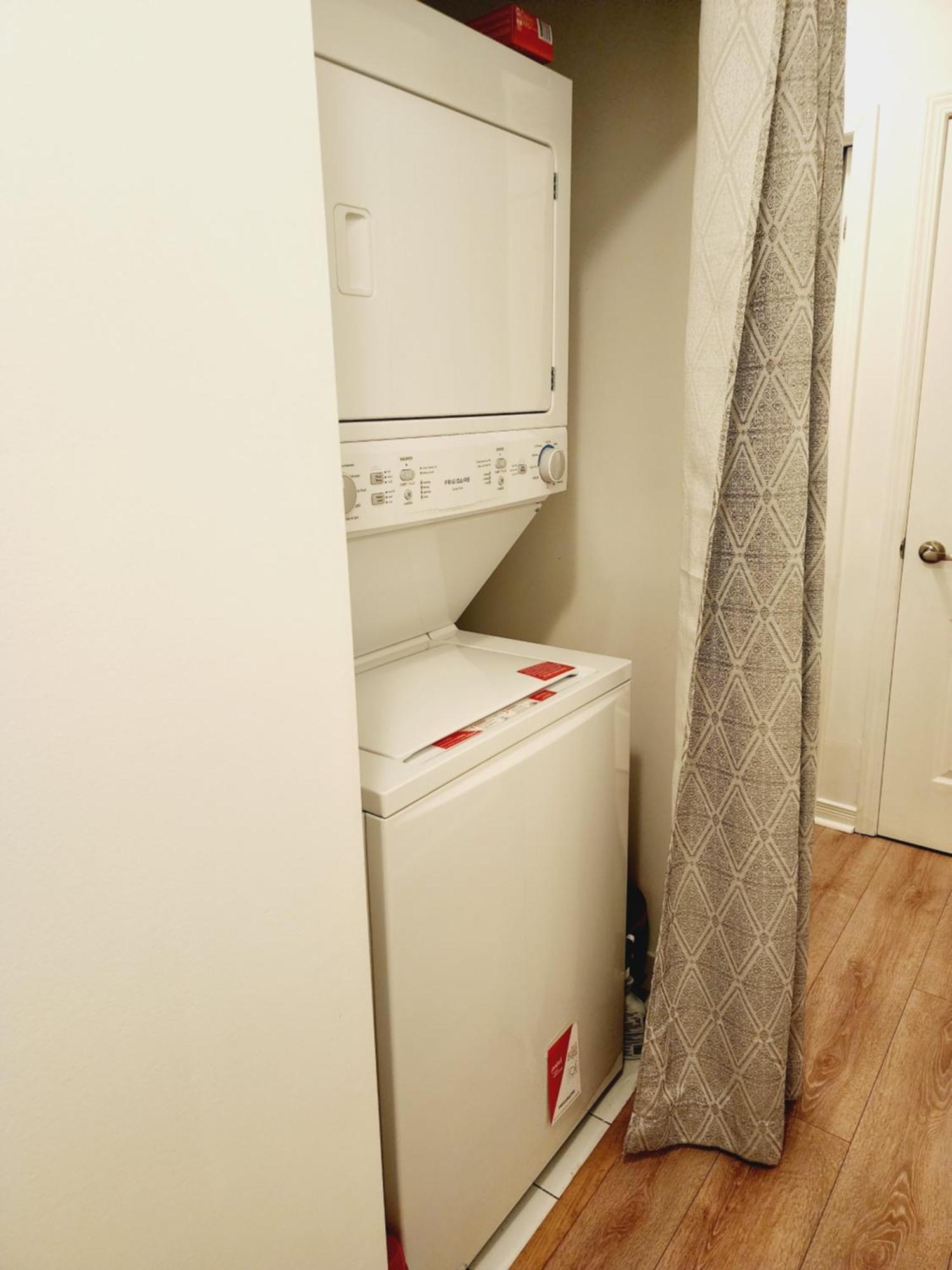 Apartamento Beautiful Townhouse Near Yorkdale Mall, Wilson Subway Toronto Exterior foto