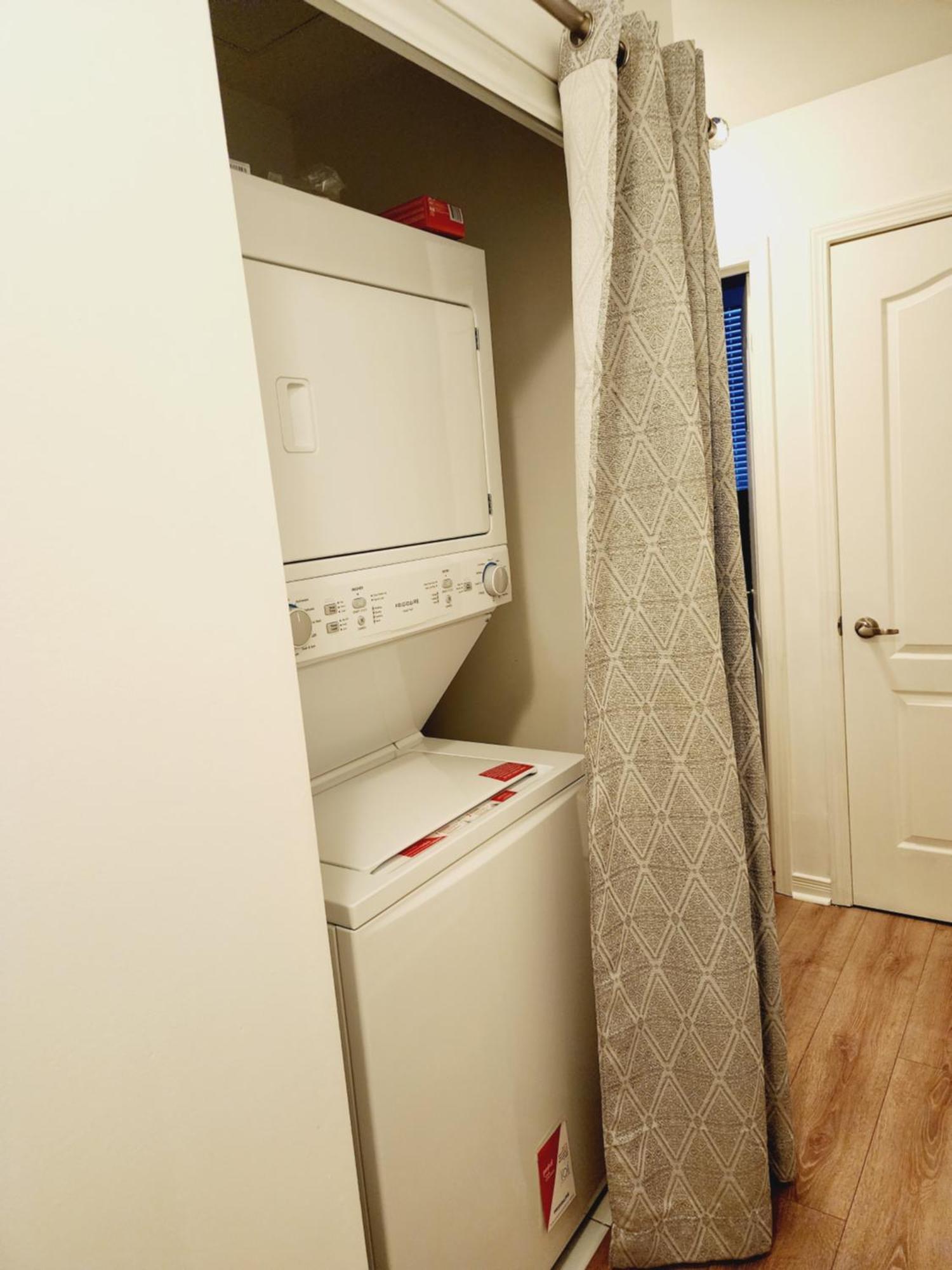 Apartamento Beautiful Townhouse Near Yorkdale Mall, Wilson Subway Toronto Exterior foto