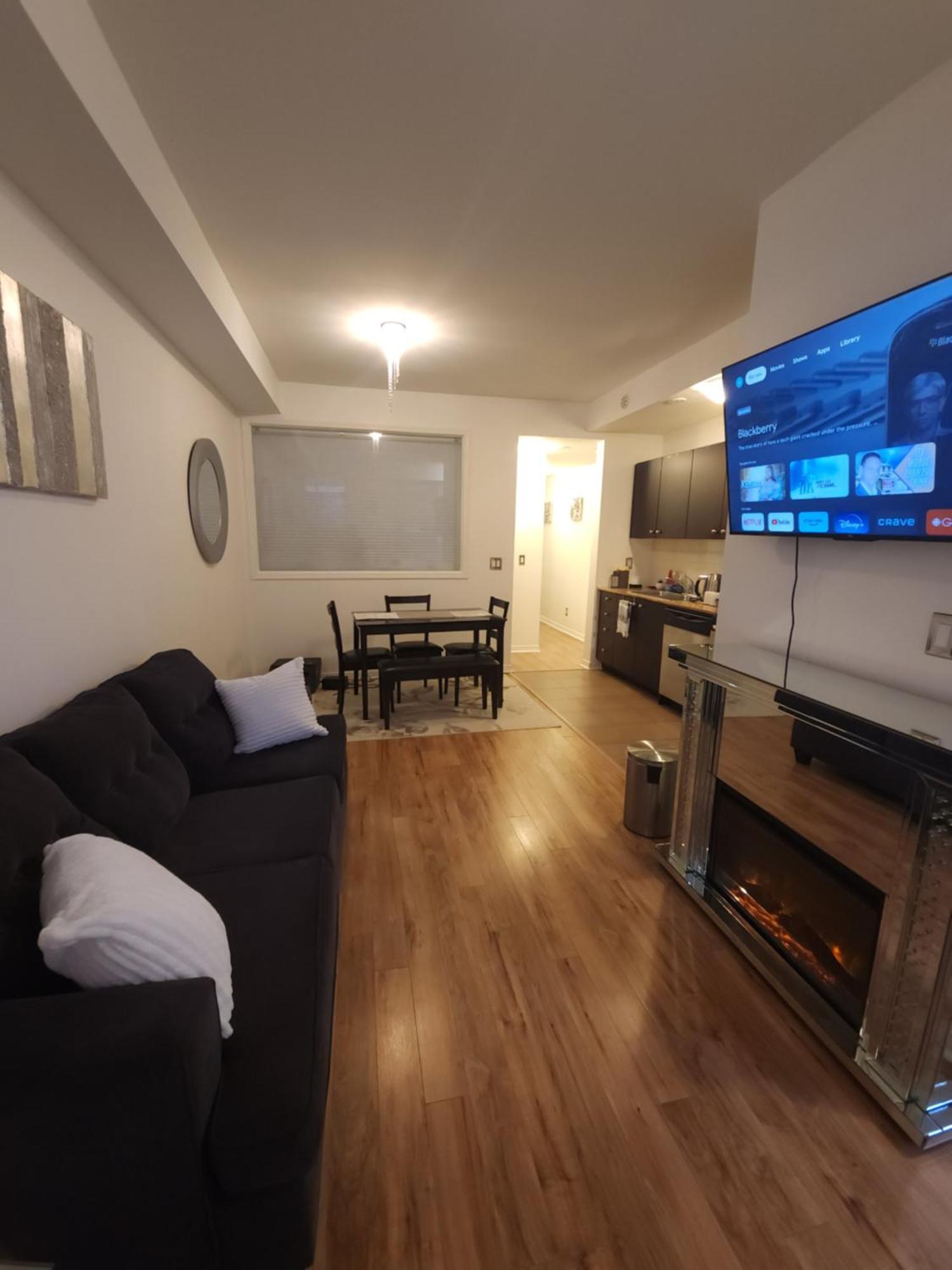 Apartamento Beautiful Townhouse Near Yorkdale Mall, Wilson Subway Toronto Exterior foto